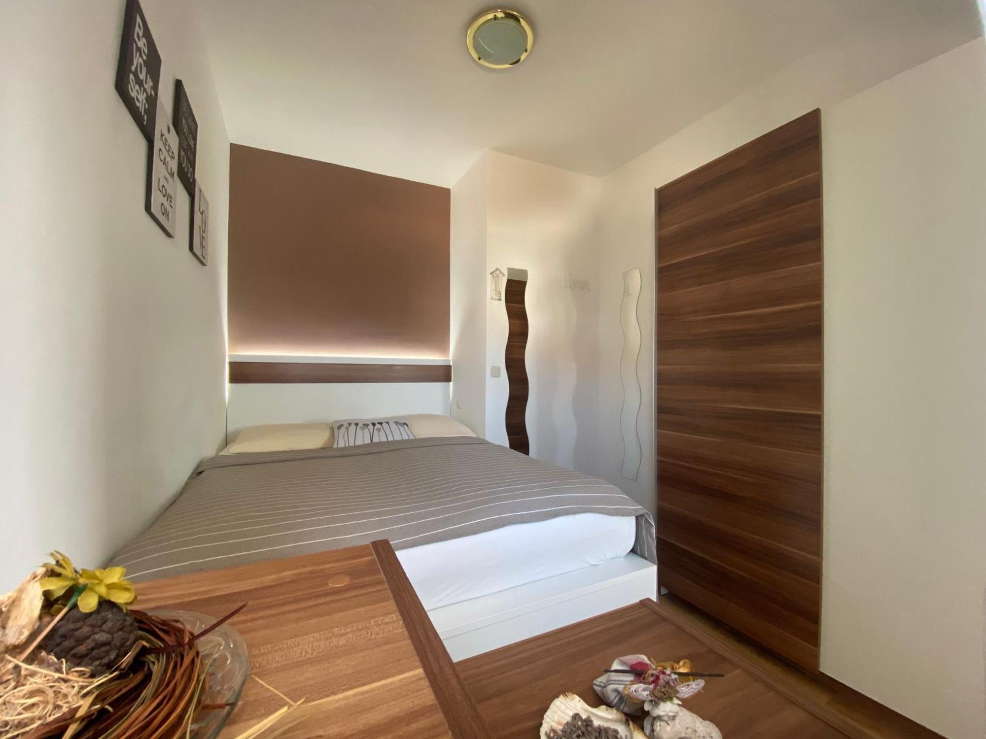 Apartments Hajl คิร์ก ภายนอก รูปภาพ