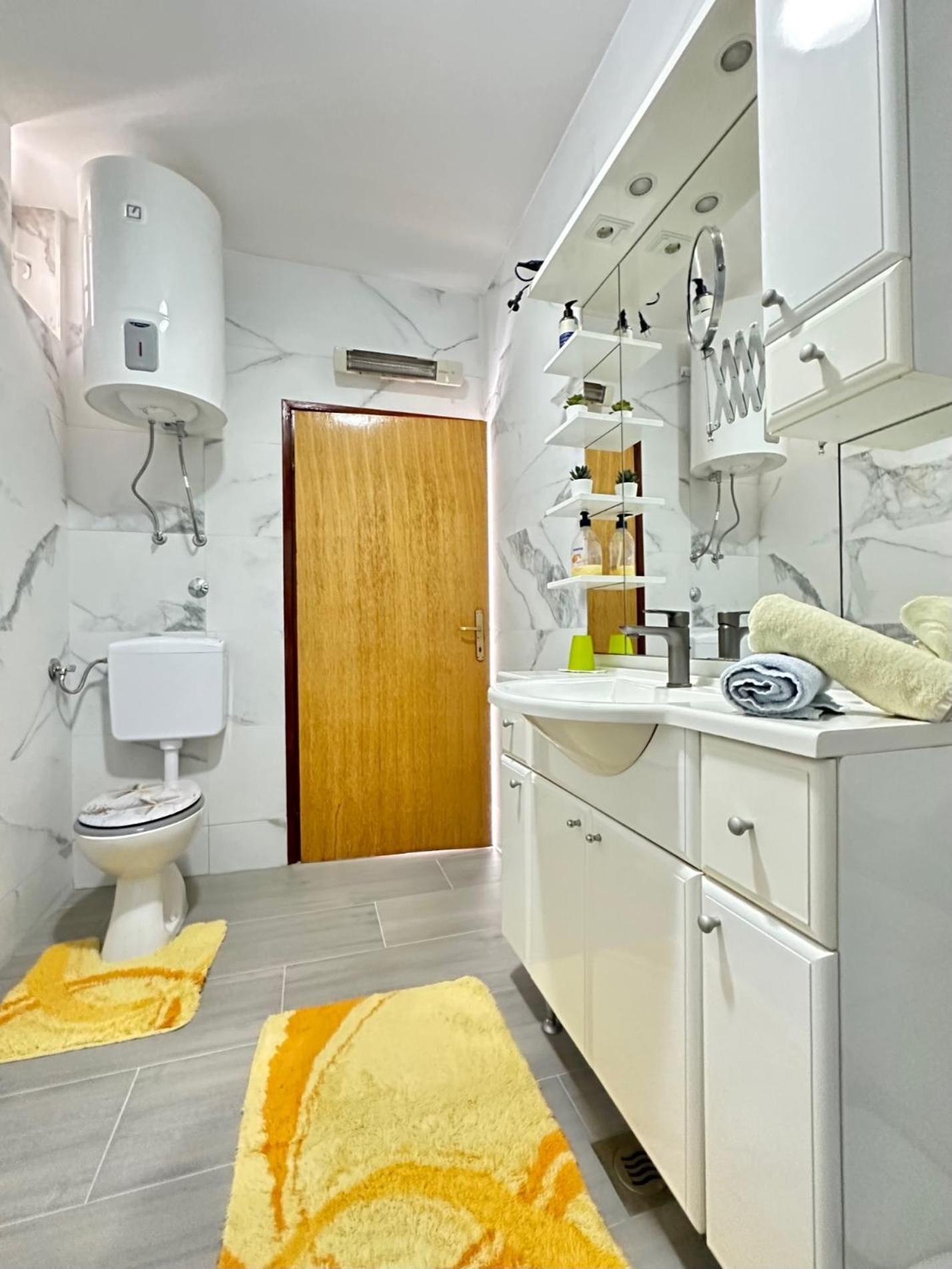Apartments Hajl คิร์ก ภายนอก รูปภาพ