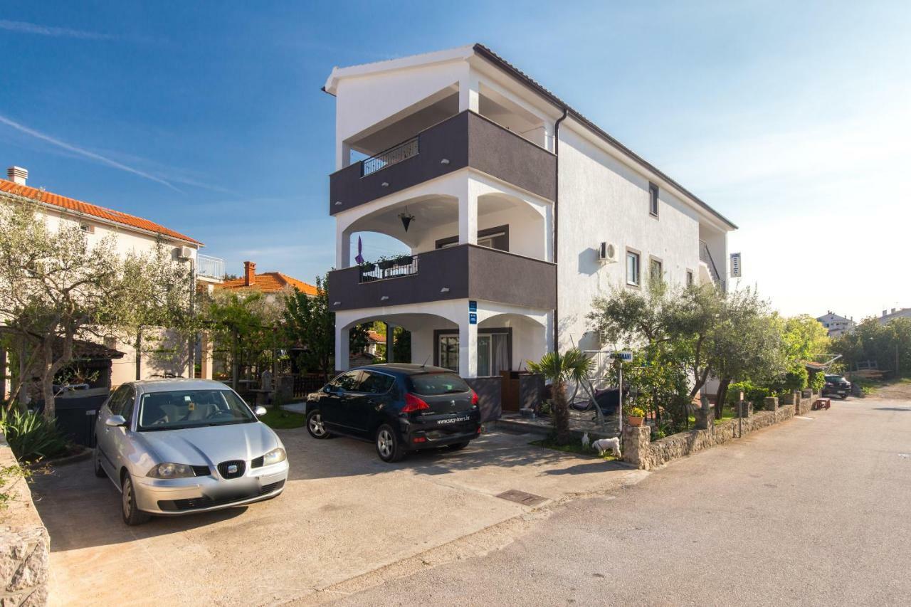 Apartments Hajl คิร์ก ภายนอก รูปภาพ