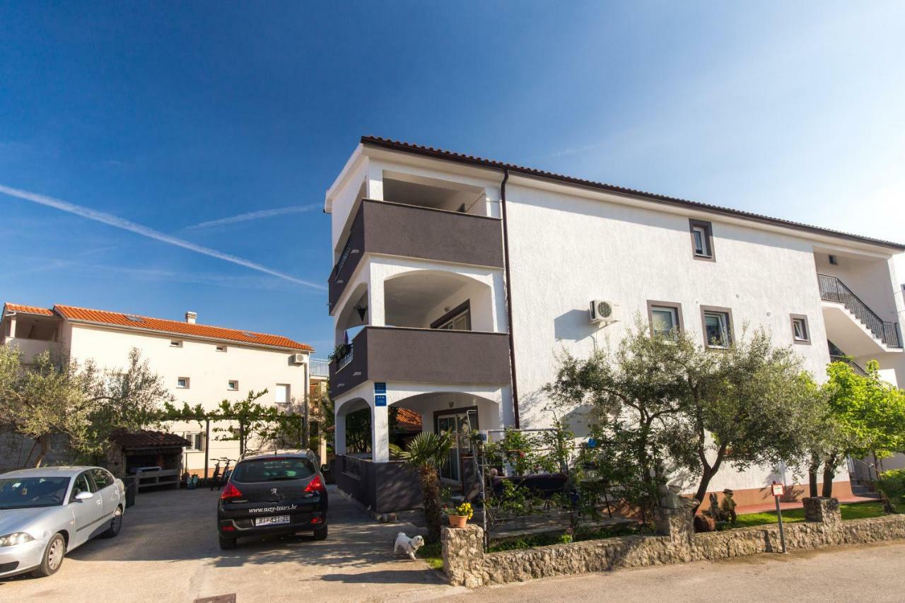 Apartments Hajl คิร์ก ภายนอก รูปภาพ