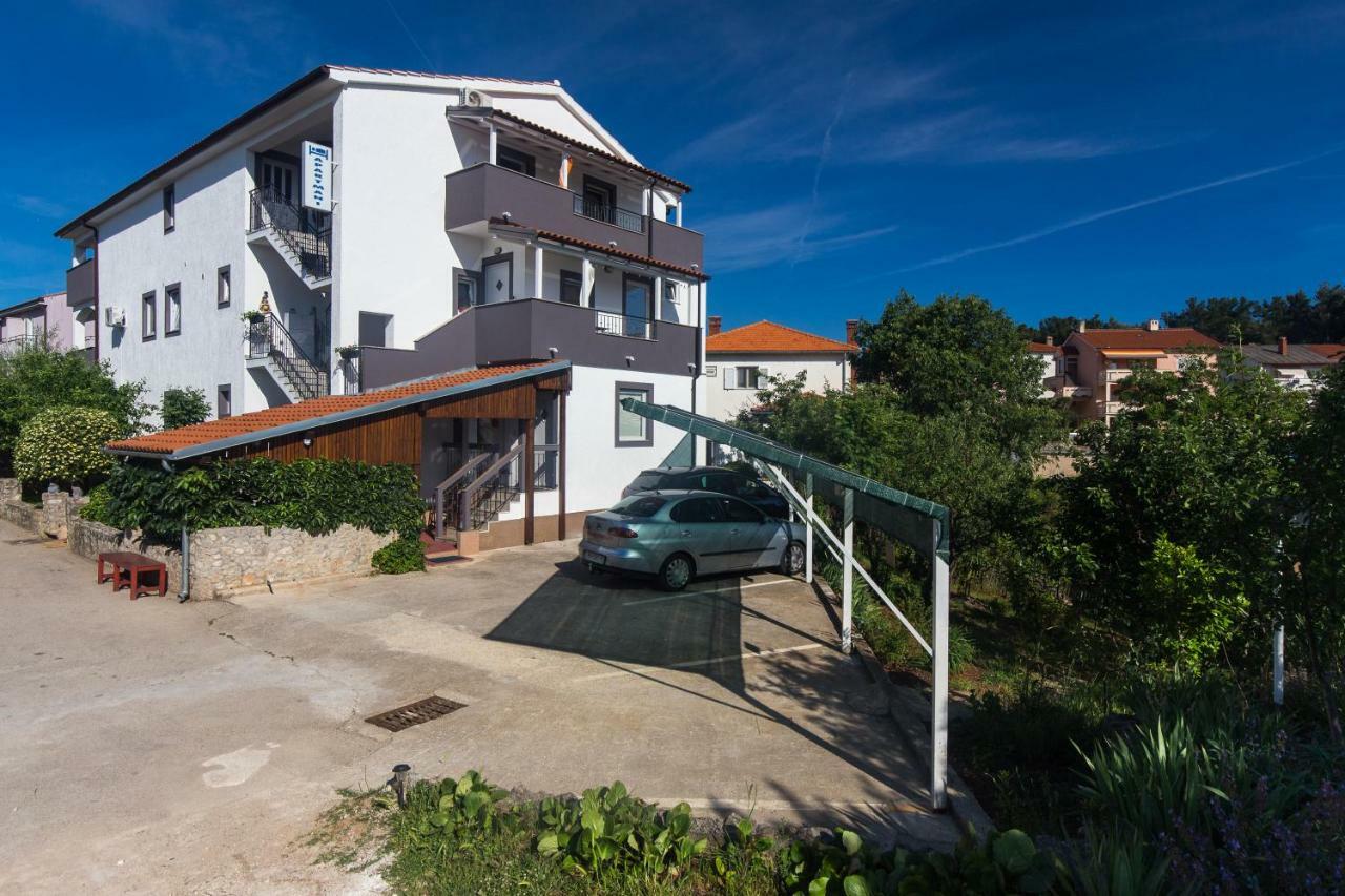 Apartments Hajl คิร์ก ภายนอก รูปภาพ
